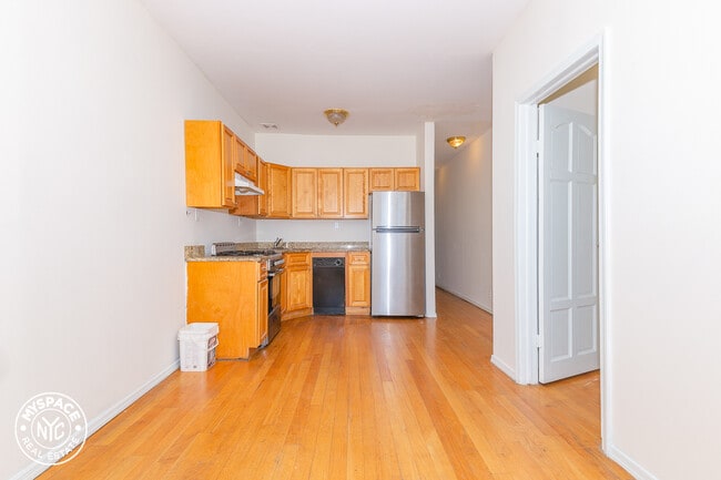 Building Photo - 673 Lafayette Ave