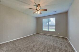 Building Photo - 4811 Beaver Pond Cir