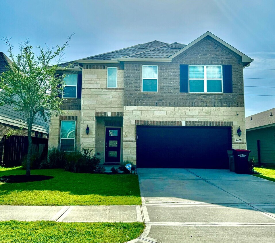 Foto principal - 4407 Pale Fox Ln