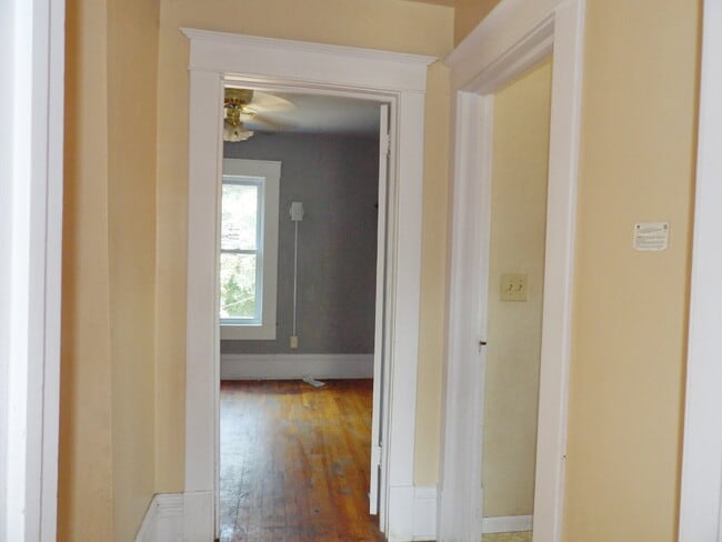 Building Photo - 3 Bedrooms | 2 Bathrooms Near UofM