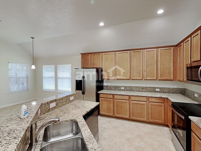 Foto del edificio - 30919 Blue Ridge Park Ln