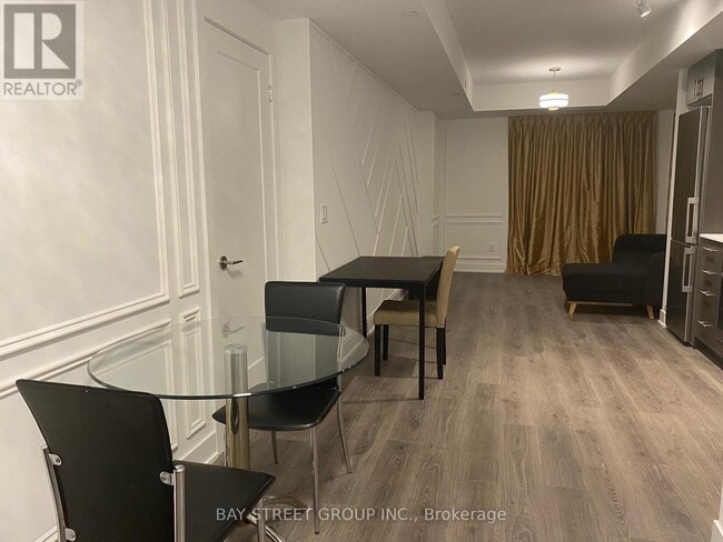 Photo du bâtiment - 2545-2545 Simcoe St N