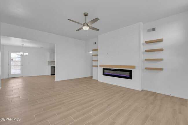 Building Photo - 13095 Emerald Hls Ave