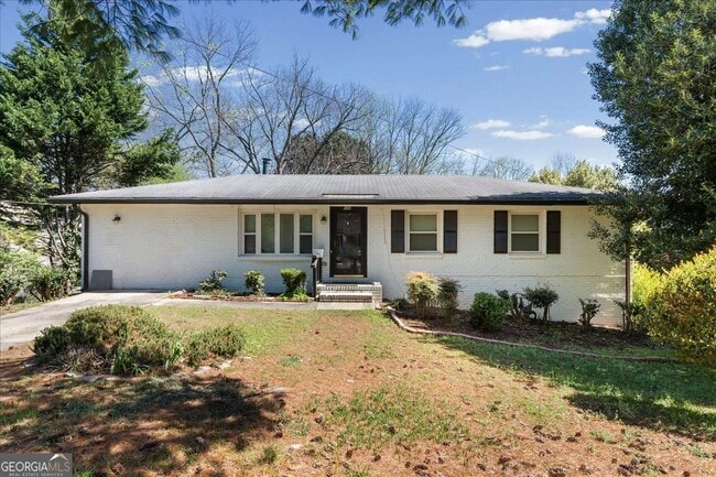 Building Photo - 2815 Carolyn Dr