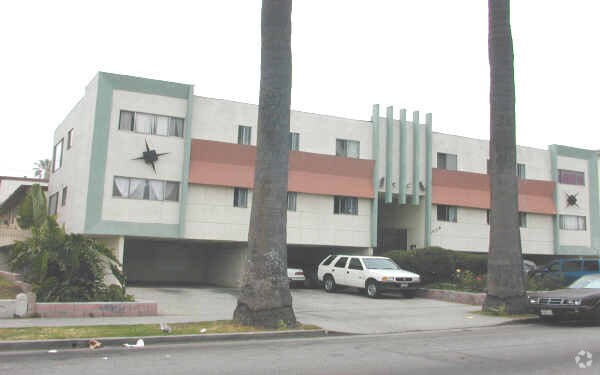 Primary Photo - Sun Pointe Apartments