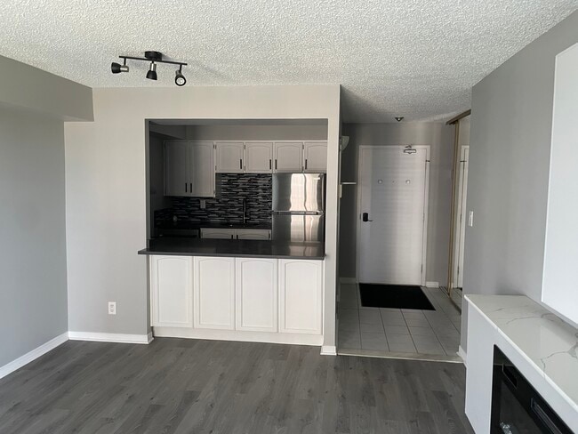 Building Photo - 9099 Riverside Dr E