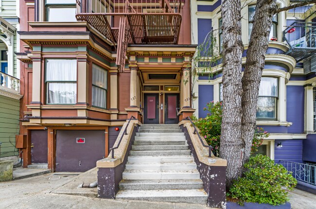 Building Photo - 735 Clayton St