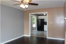 Building Photo - 426 Sideline Dr