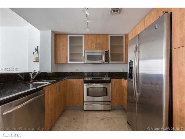 Building Photo - 7900 Harbor Island Dr
