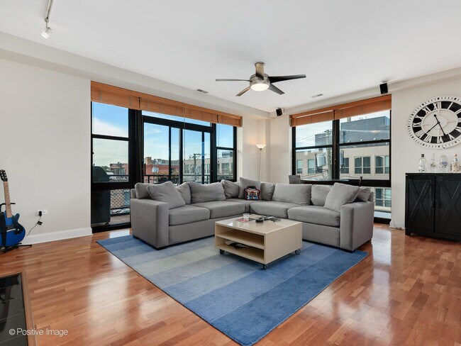 Foto del edificio - 1260 W Washington Blvd