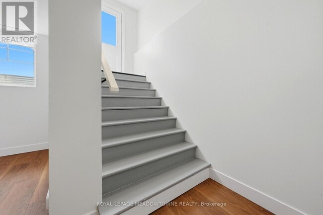 Building Photo - 2718 Bovaird Dr W