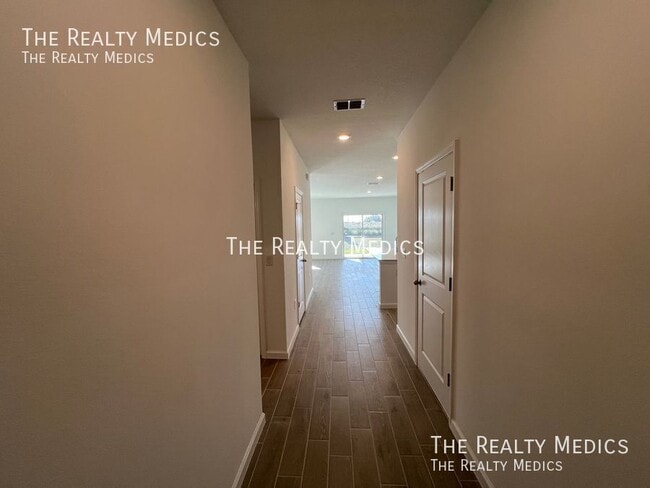 Building Photo - 9301 SW 58th Cir