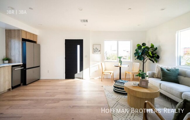 Building Photo - 2681 Roseview Ave. Los Angeles, CA 90065