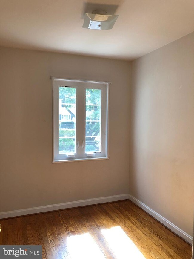 Foto del edificio - 9826 Hollow Glen Pl