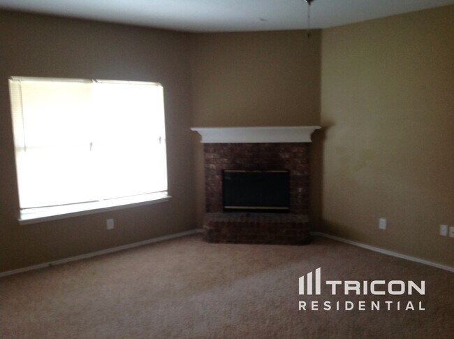 Foto del edificio - 10512 Fossil Hill Dr