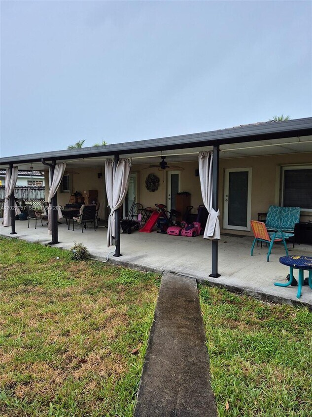 Building Photo - 22064 SW 125th Ave