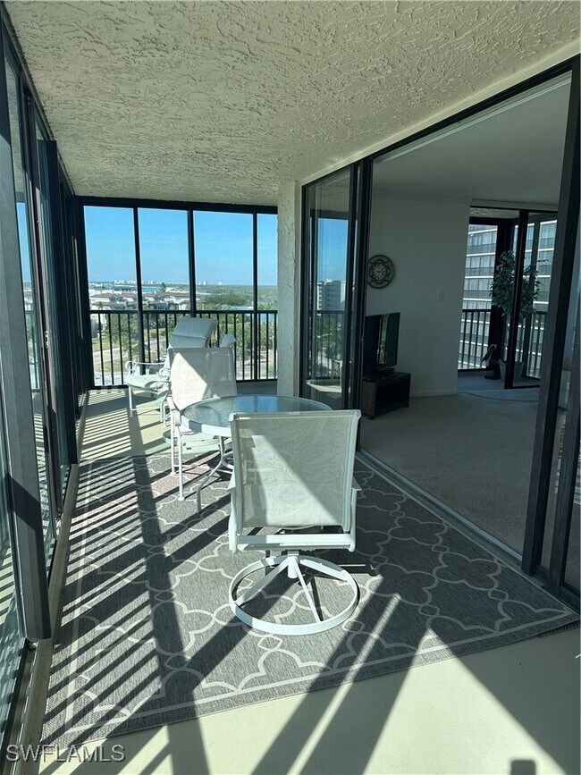 Foto del edificio - 26171 Hickory Blvd