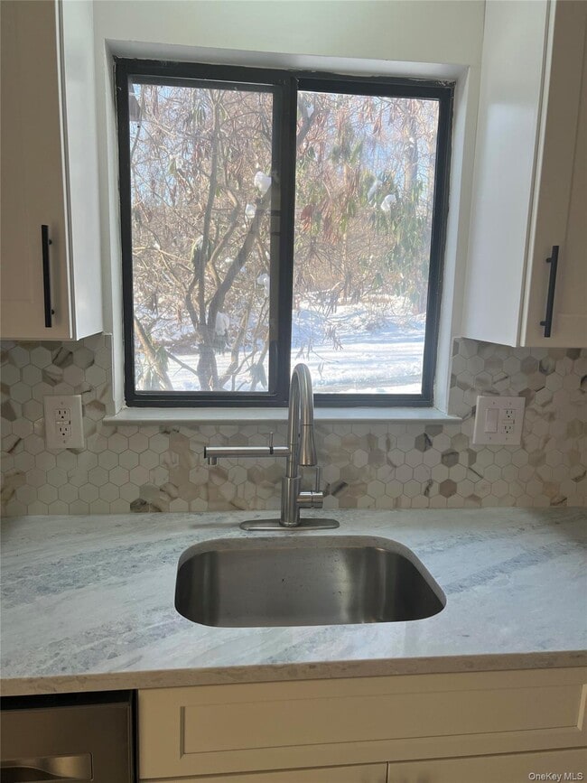 Building Photo - 1 Scenic Vw