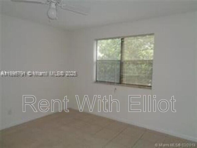 Foto del edificio - 650 S Park Rd