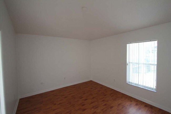 Foto del edificio - 369 Walpole Loop