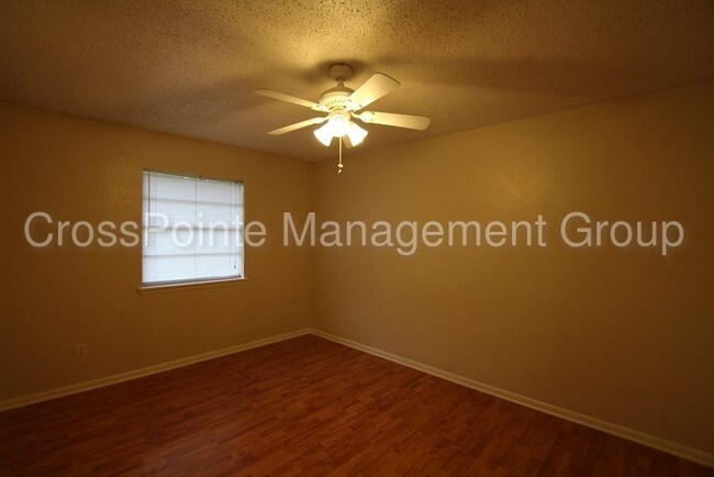 Building Photo - 2 Bedroom Town house for Rent in Lindale!