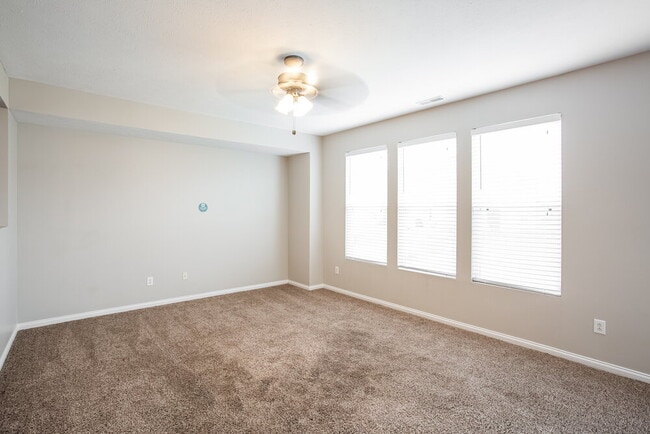 Building Photo - 8025 Cole Wood Blvd