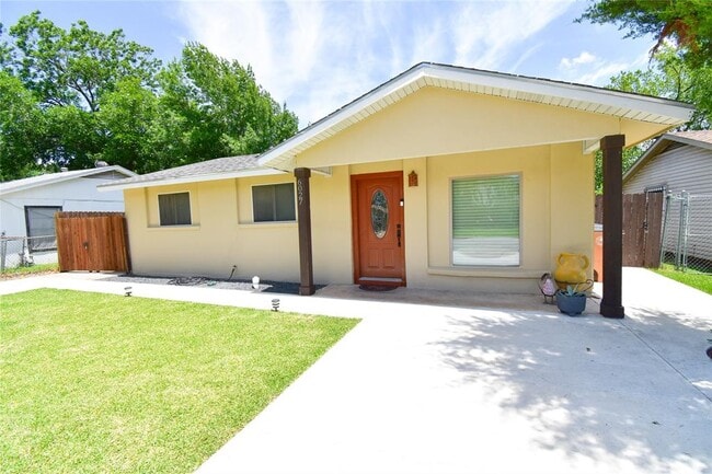Foto del edificio - 6027 Bluebell Cir