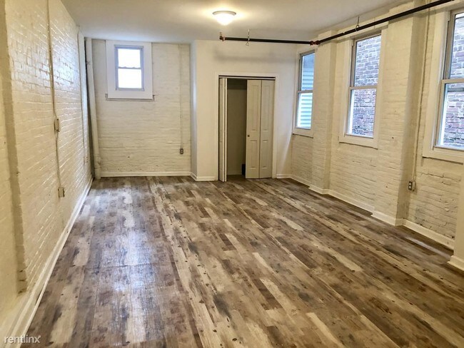 Building Photo - 2809 W Girard Ave