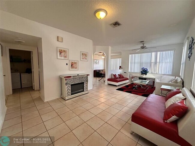 Foto del edificio - 6831 Torch Key St