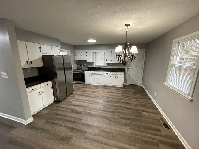 Foto del edificio - Brick Home For Rent Shelbyville