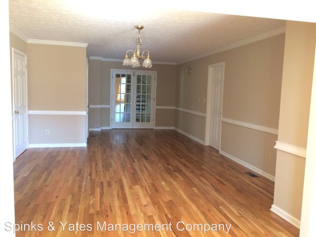 Building Photo - 111 Lismore Dr