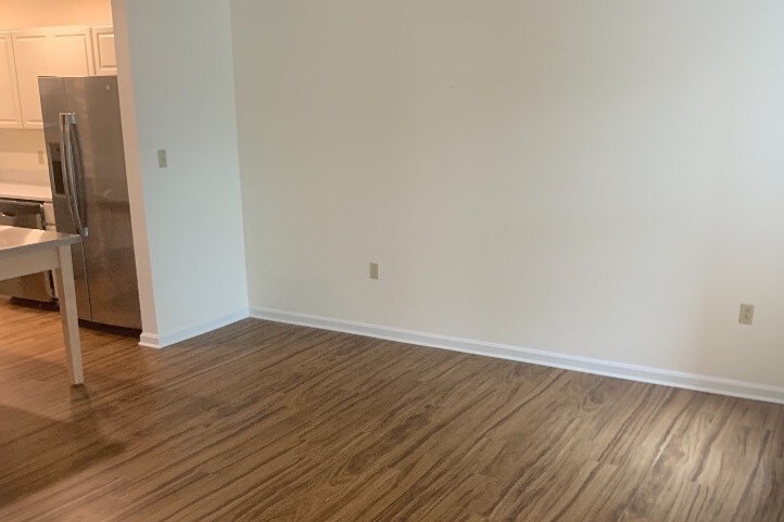 Primary Photo - 1103 S Schumaker Dr