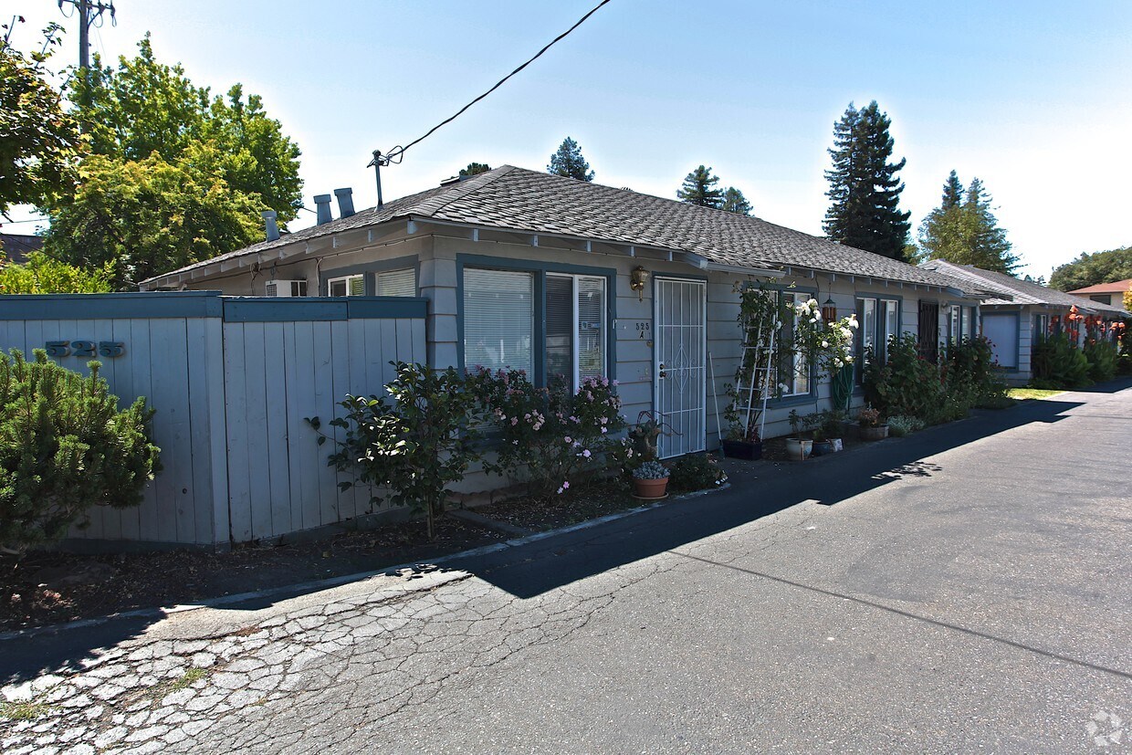 Foto del edificio - 525 South E