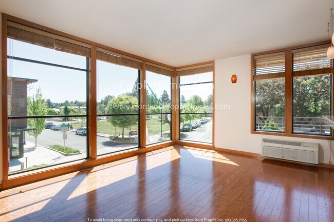 Building Photo - Gorgeous Two Bedroom Condominium In Berang...