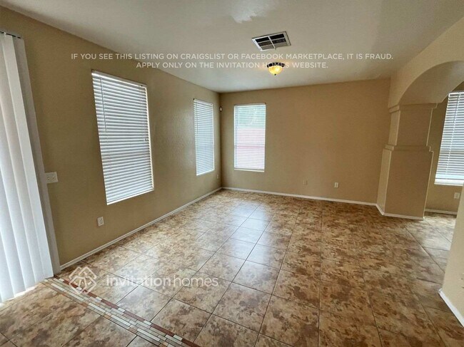 Building Photo - 13350 W Rose Ln