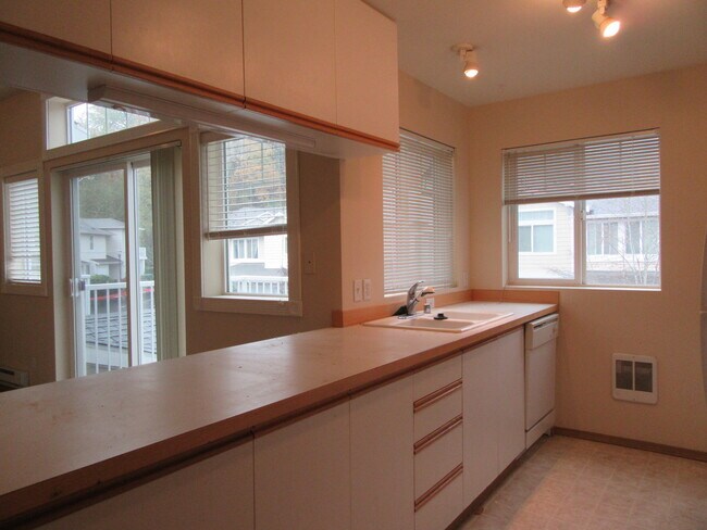 Foto del edificio - APPLICATION APPROVED- 1 bedroom 1 bath tow...