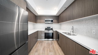 Foto del edificio - 5153 W Maplewood Ave