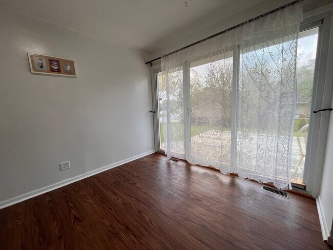 Foto del edificio - 109 Landmeier Rd