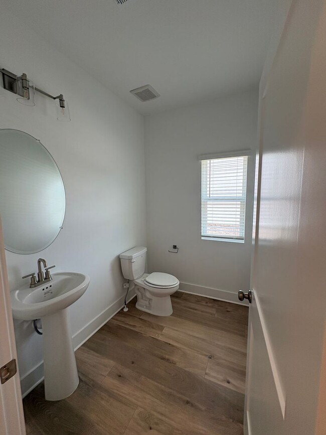 Foto del edificio - New Construction | Covered Deck + Open Living | Columbia, TN