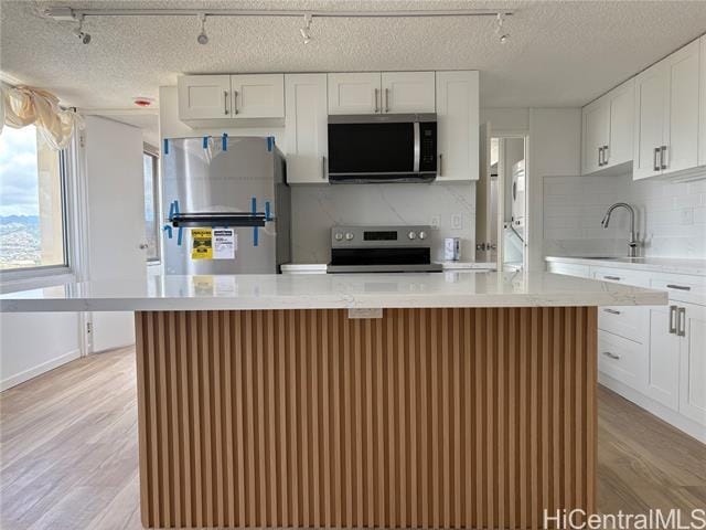Building Photo - 1060 Kamehameha Hwy