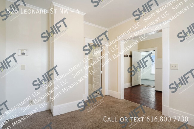 Foto del edificio - 526 Leonard St NW