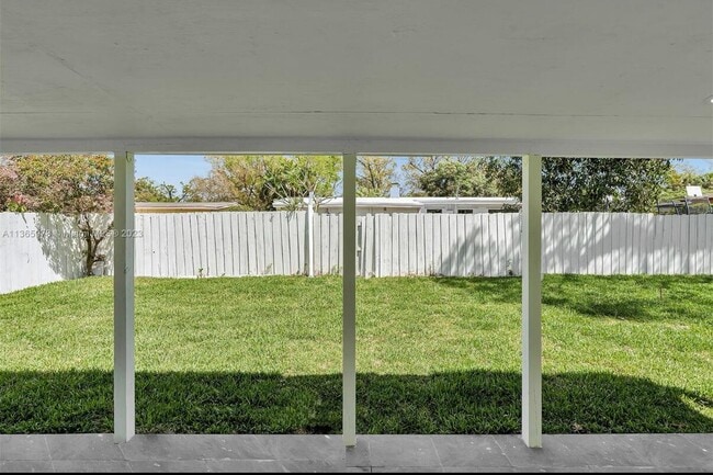 Building Photo - 1150 SW 46th Ave