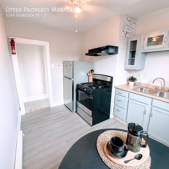 Foto del edificio - 5244 Glenloch St