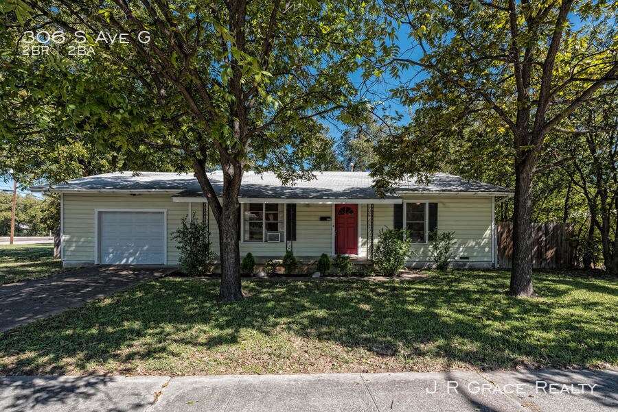 306 S Avenue G, Clifton, TX 76634 House for Rent in Clifton, TX