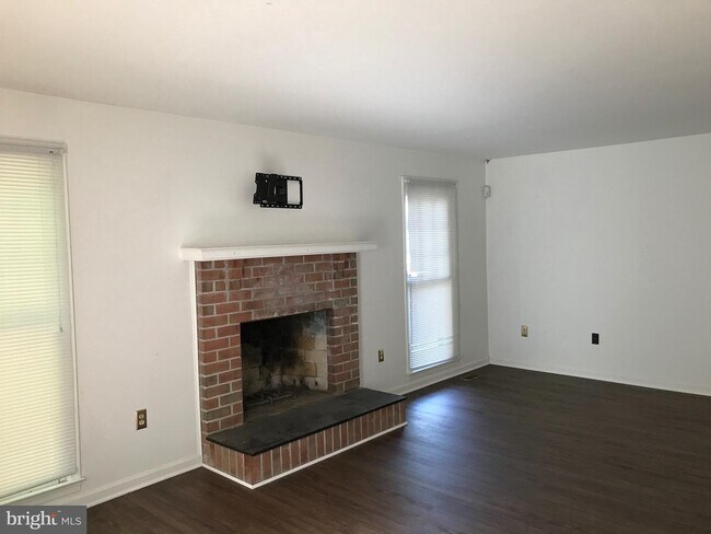 Building Photo - 4424 Starling Ct