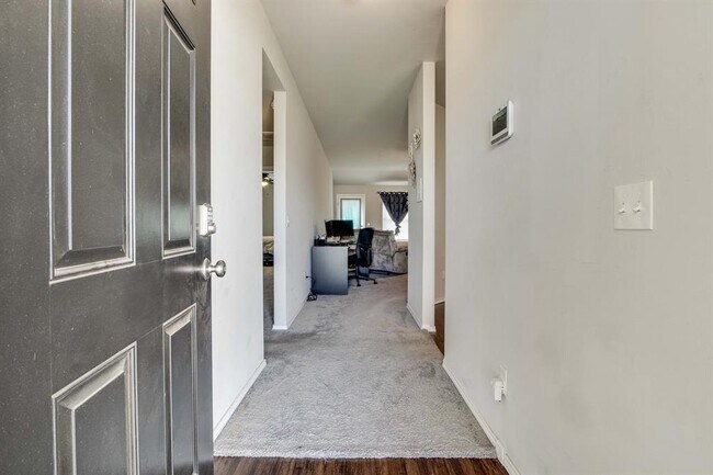 Foto del edificio - 2217 Stella Rd