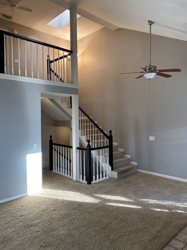 Building Photo - 2/2 Townhome Centrally Located in Donaldson