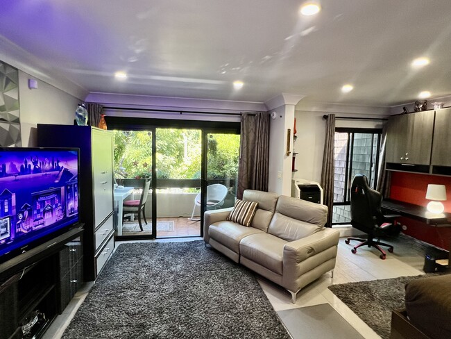 Foto del edificio - 950 N Kings Rd