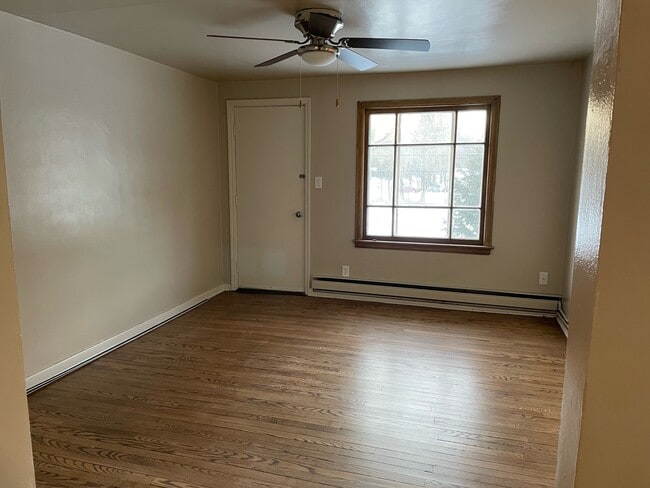 Building Photo - 13496 Velp Ave