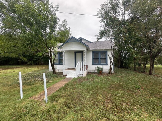 Foto del edificio - 3637 S Lone Star Pkwy